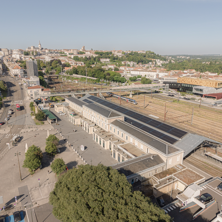 Angoul&ecirc;me propuls&eacute;e par l&rsquo;&eacute;nergie solaire de sa gare patrimoniale
